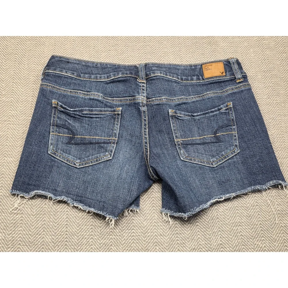 American Eagle Outfitters Womens Dark Wash Raw Hem Stretch Denim Shorts‎ Size 6